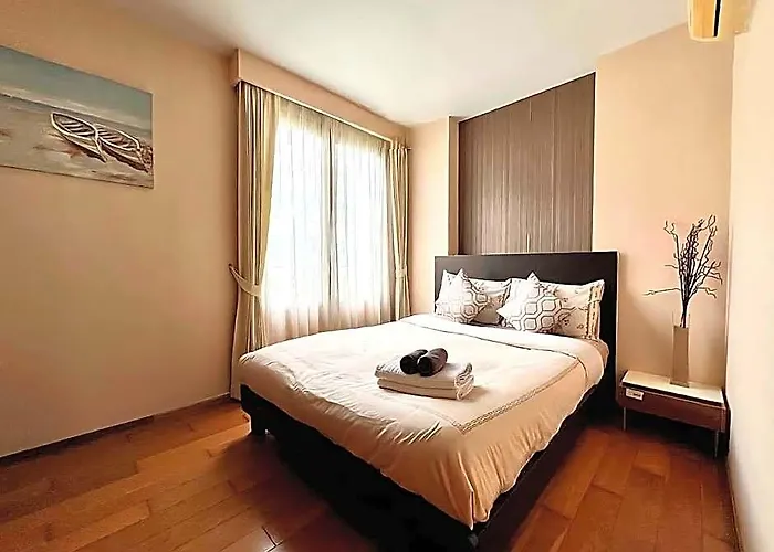 Mahanakhorn Travel Hotel